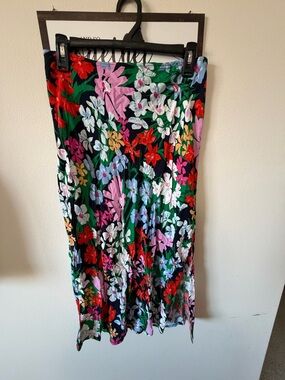 Old Navy Floral Midi Skirt in Black with Red, Pink, White & Green Flowers